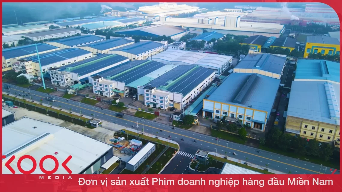 Flycam quay cum nha may trong khu cong nghiep - anh 5