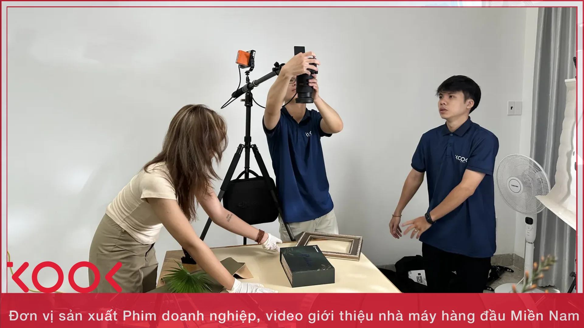 Ekip quay phim Kool Media tai nha may san xuat cong nghiep
