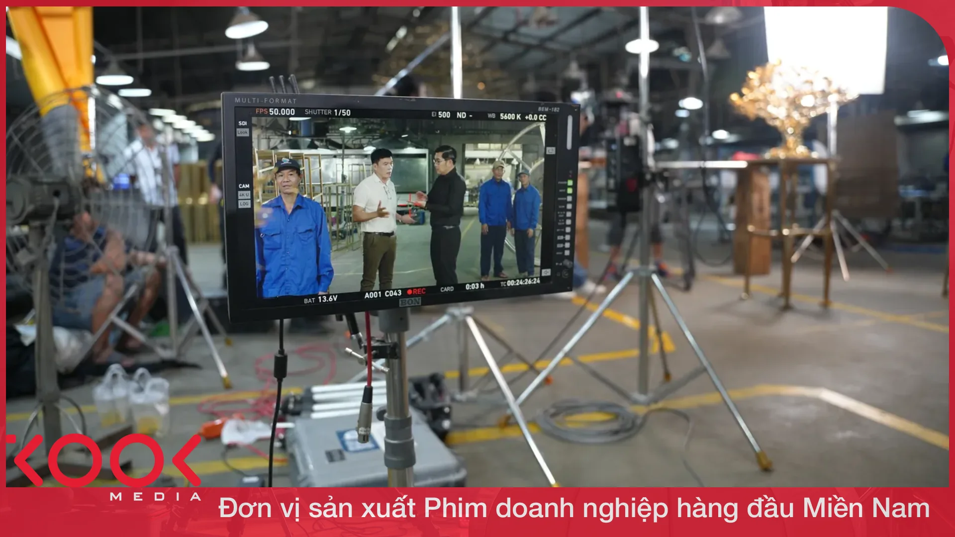 Crew quay phim nha may cua Kool Media voi thiet bi hien dai